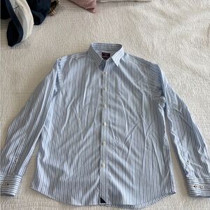 UNTUCKit Men's Blue and White Striped Button-Down Shirt